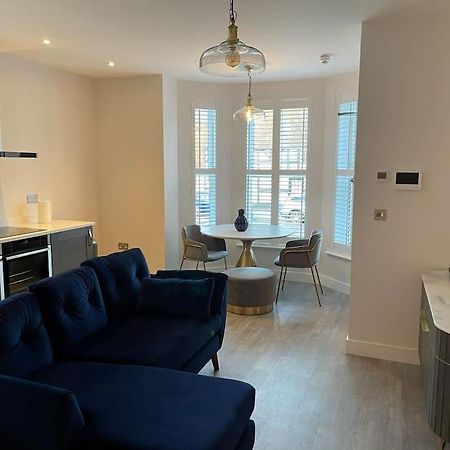 Boutique Luxury Apartment, High St, 헨리인아덴 외부 사진