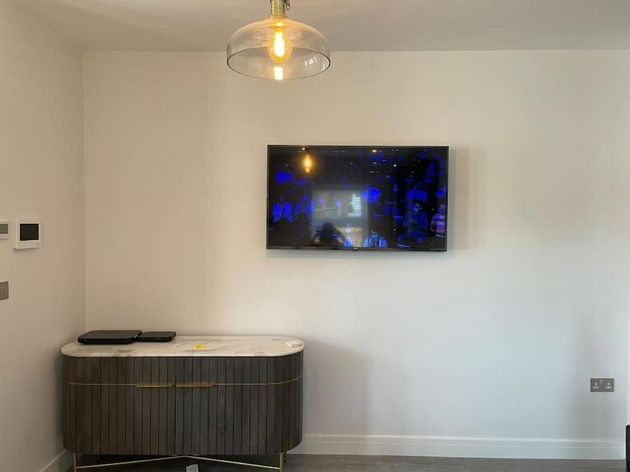 Boutique Luxury Apartment, High St, 헨리인아덴 외부 사진