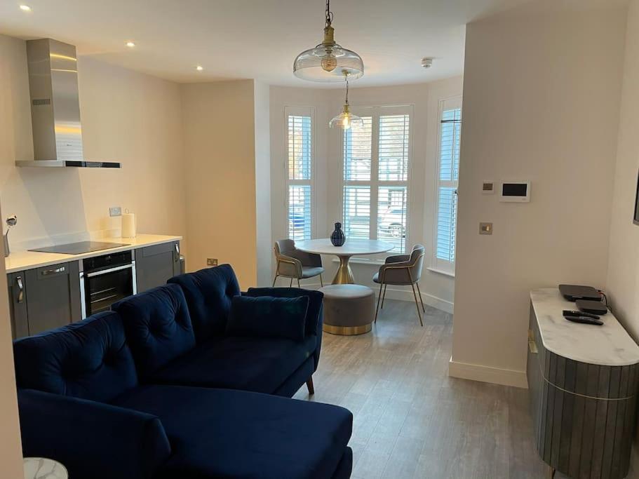 Boutique Luxury Apartment, High St, 헨리인아덴 외부 사진
